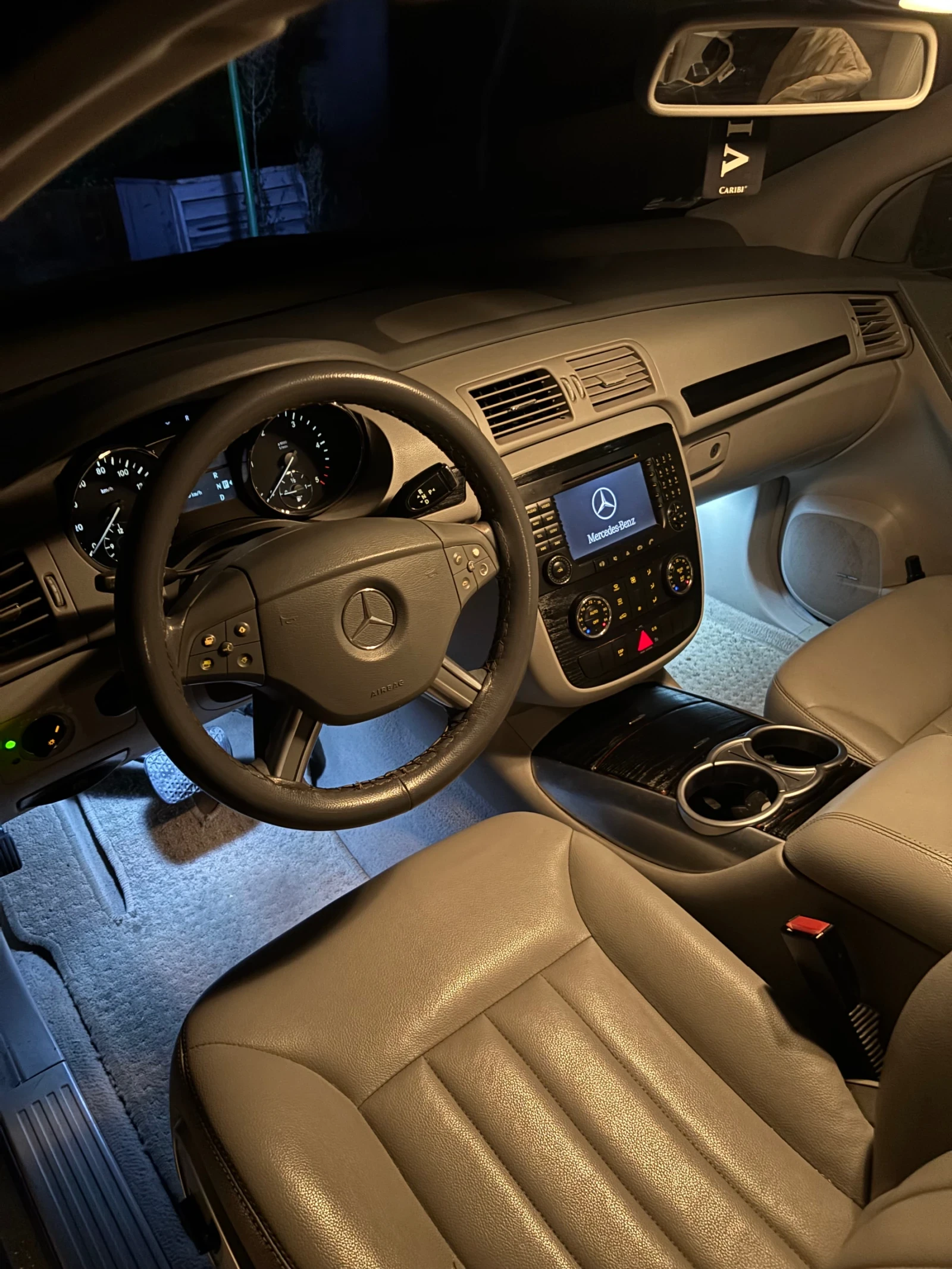 Mercedes-Benz R 320, снимка 16 - Автомобили и джипове - 55657497