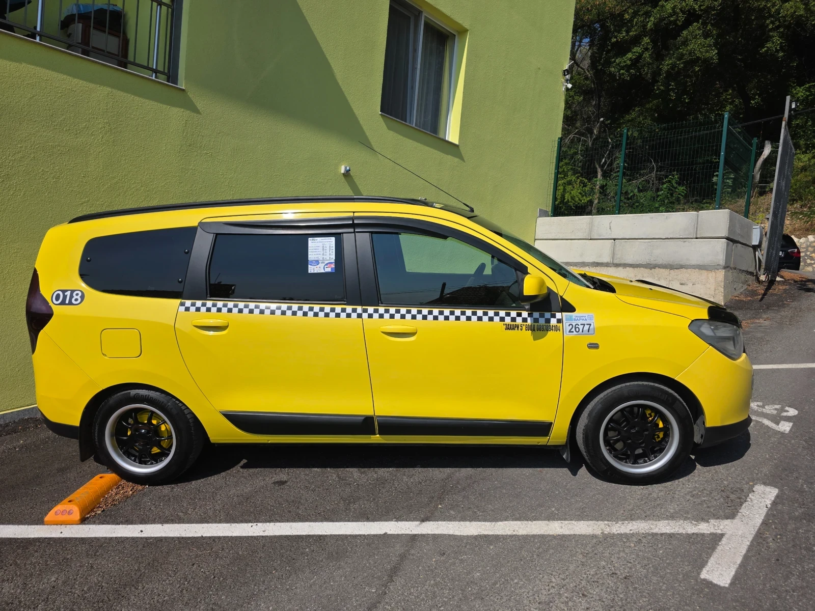 Dacia Lodgy 1, 5 dci, снимка 3 - Автомобили и джипове - 55804804