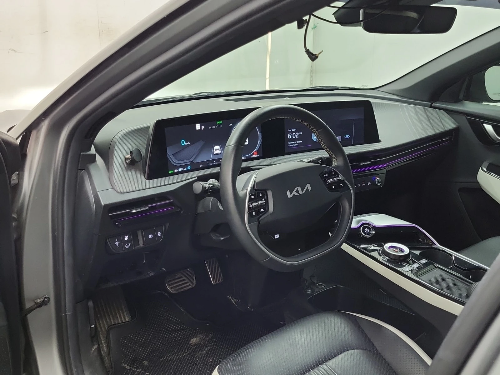 Kia EV6 LONG RANGE W/GT LINE PKG 1 * CARFAX / АВТОКРЕДИТ, снимка 10 - Автомобили и джипове - 55914486