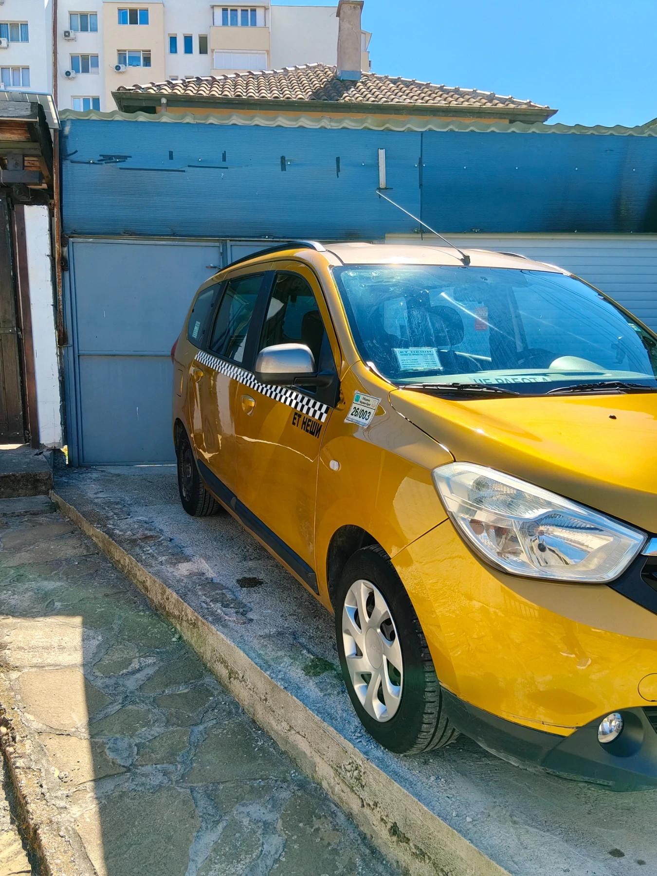 Dacia Lodgy, снимка 2 - Автомобили и джипове - 56116550