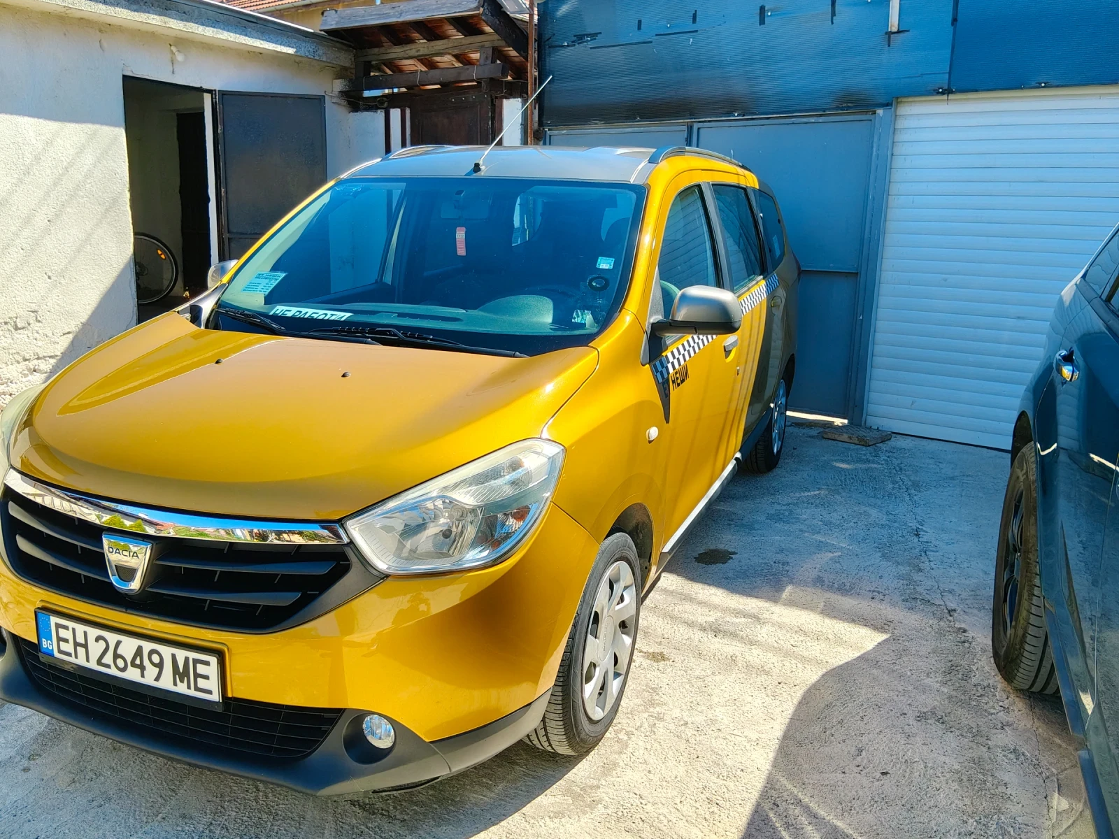 Dacia Lodgy, снимка 3 - Автомобили и джипове - 56116550