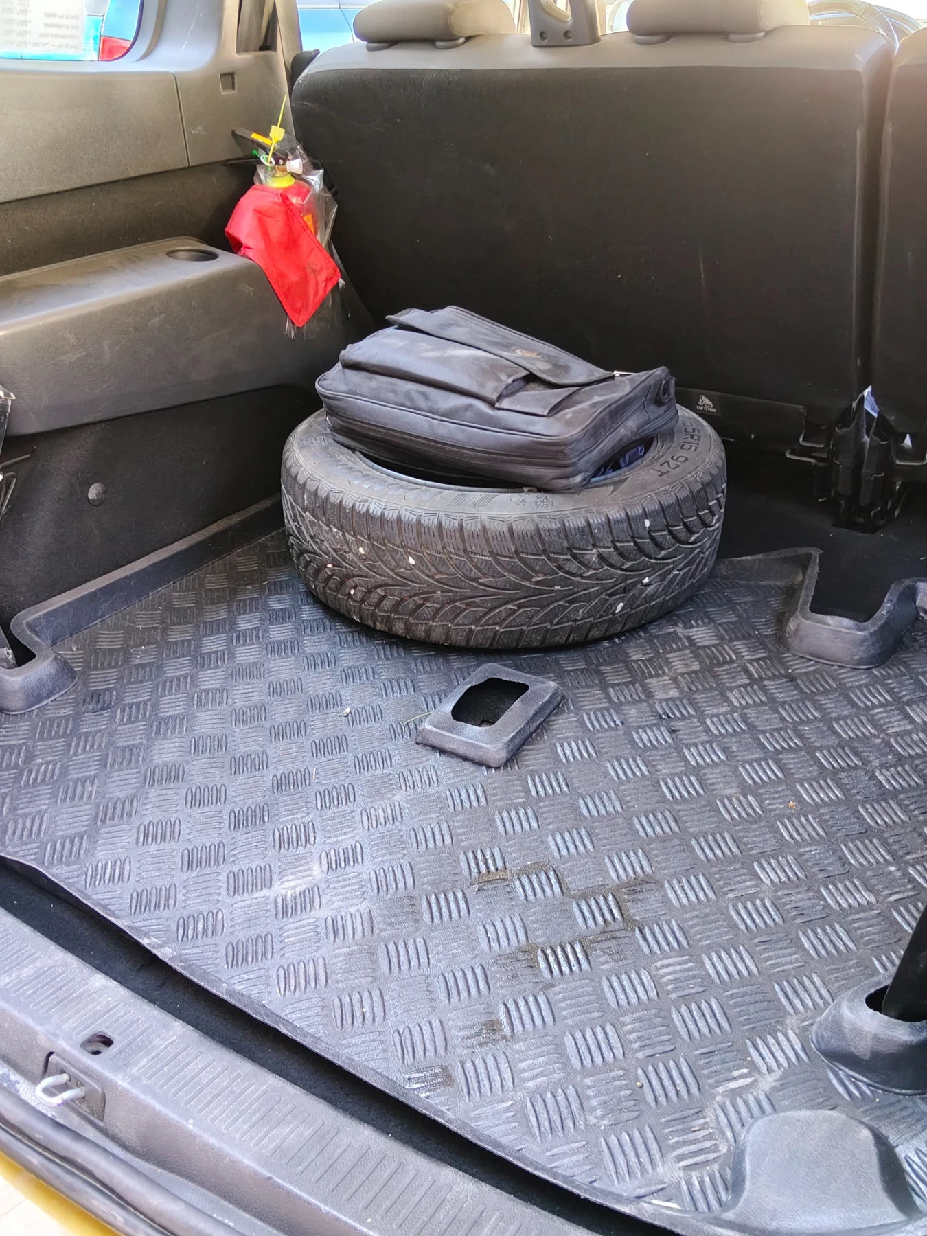 Dacia Lodgy, снимка 12 - Автомобили и джипове - 56116550