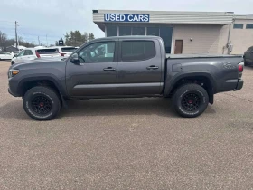 Toyota Tacoma | 4x4 Double Cab SB | CARFAX | 360 , снимка 2