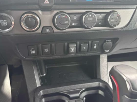 Toyota Tacoma | 4x4 Double Cab SB | CARFAX | 360 , снимка 11