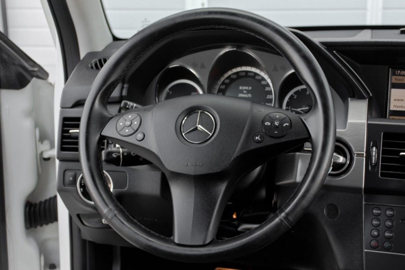 Mercedes-Benz GLK 220 AMG PREMIUM, снимка 7 - Автомобили и джипове - 46446567