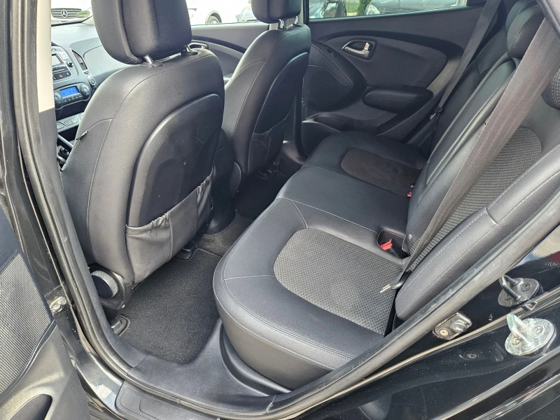 Hyundai IX35 2.0i (163 Hp) AT, снимка 16 - Автомобили и джипове - 51368676