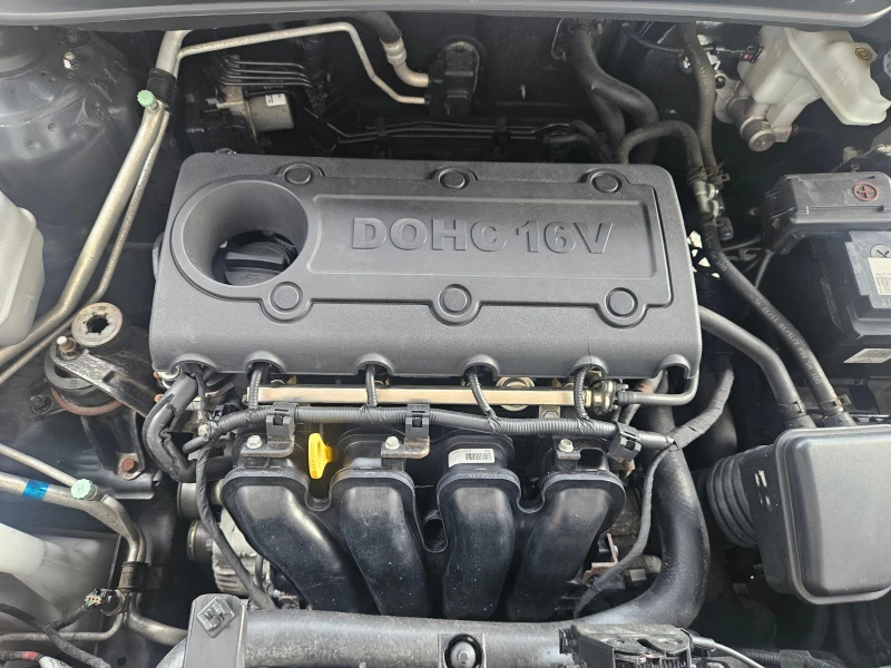 Hyundai IX35 2.0i (163 Hp) AT, снимка 17 - Автомобили и джипове - 51368676