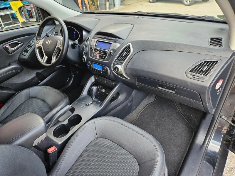 Hyundai IX35 2.0i (163 Hp) AT, снимка 14 - Автомобили и джипове - 51368676