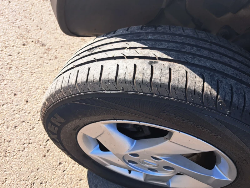 Dacia Duster 1.6i-, снимка 13 - Автомобили и джипове - 52551918