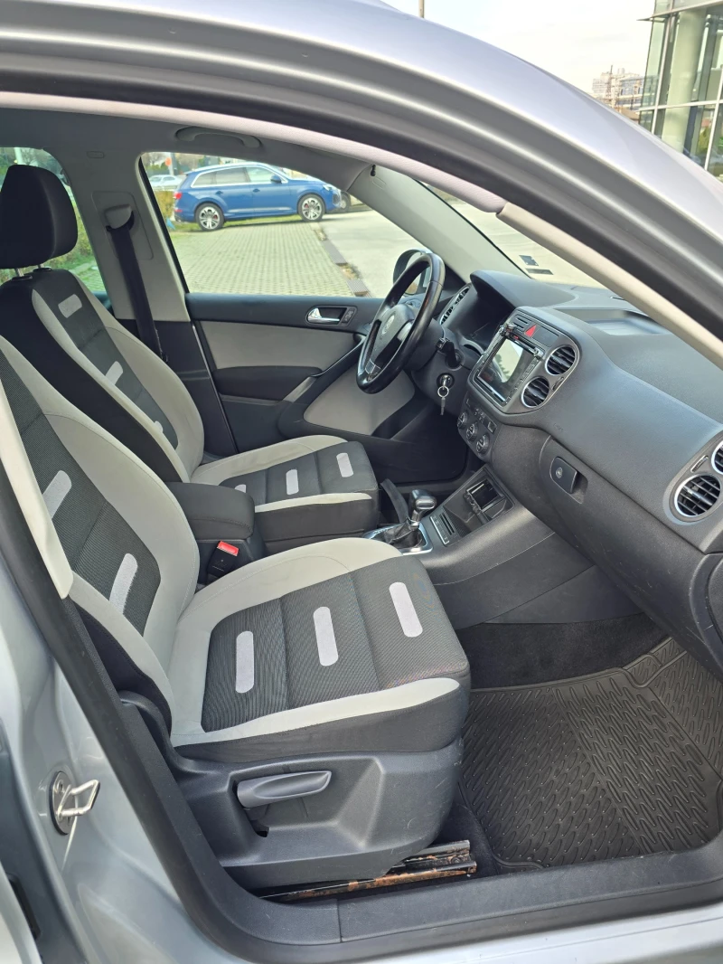 VW Tiguan 2.0 TDI 140 к.с. 4х4 автоматик, снимка 9 - Автомобили и джипове - 53136002