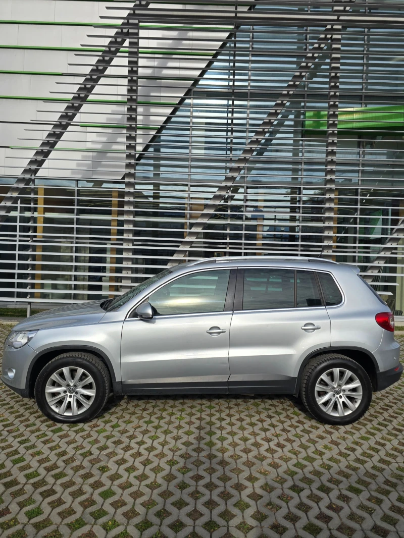 VW Tiguan 2.0 TDI 140 к.с. 4х4 автоматик, снимка 2 - Автомобили и джипове - 53136002