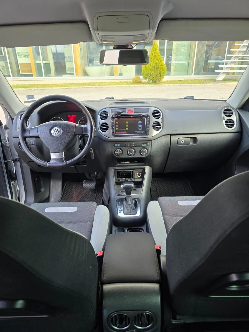 VW Tiguan 2.0 TDI 140 к.с. 4х4 автоматик, снимка 16 - Автомобили и джипове - 53136002