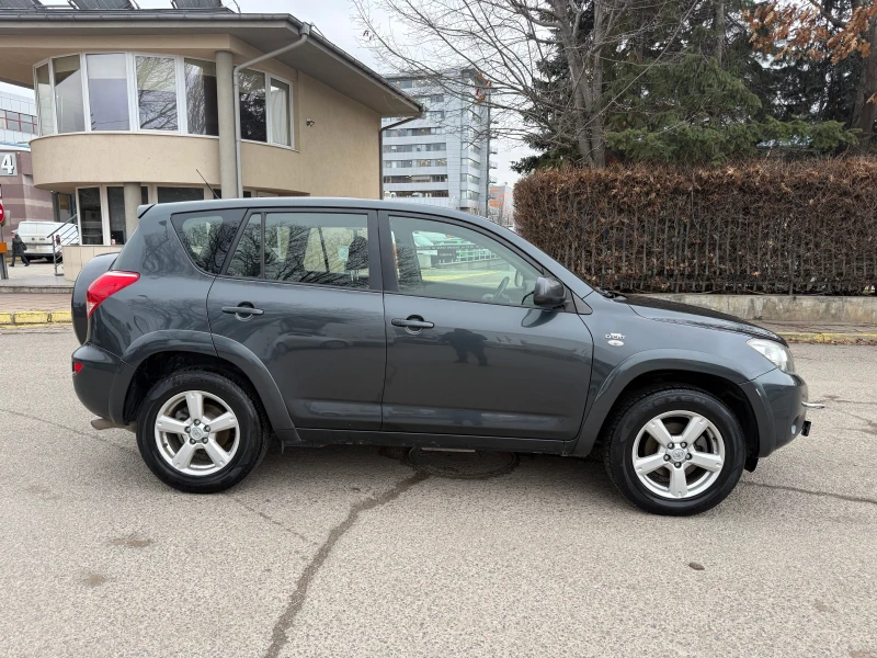 Toyota Rav4 2.2 D-CAT, снимка 8 - Автомобили и джипове - 53418953