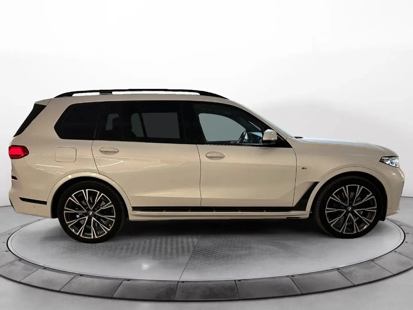 BMW X7 3.0d xDrive M-Pack - изображение 4