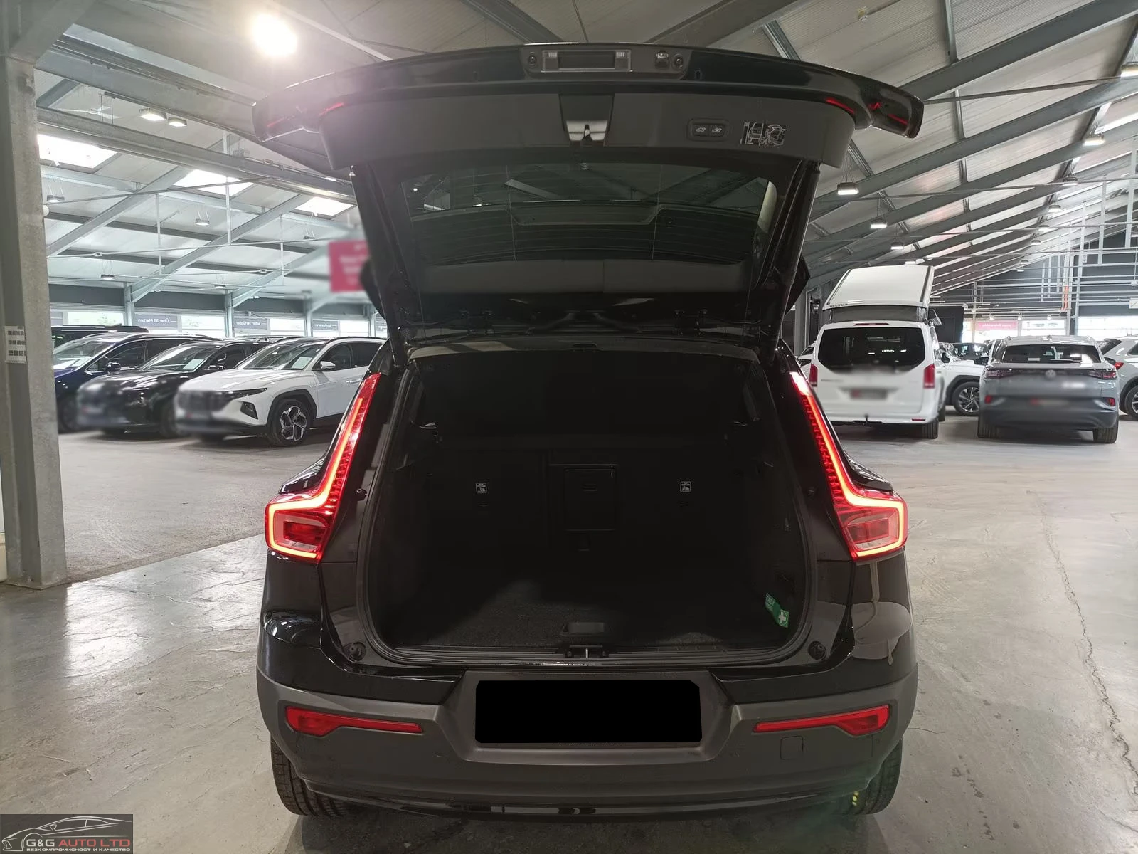 Volvo XC40 T5/R-DESIGN/262HP/PHEV/LED/NAVI/360/H&K/AMBI/621f - изображение 5