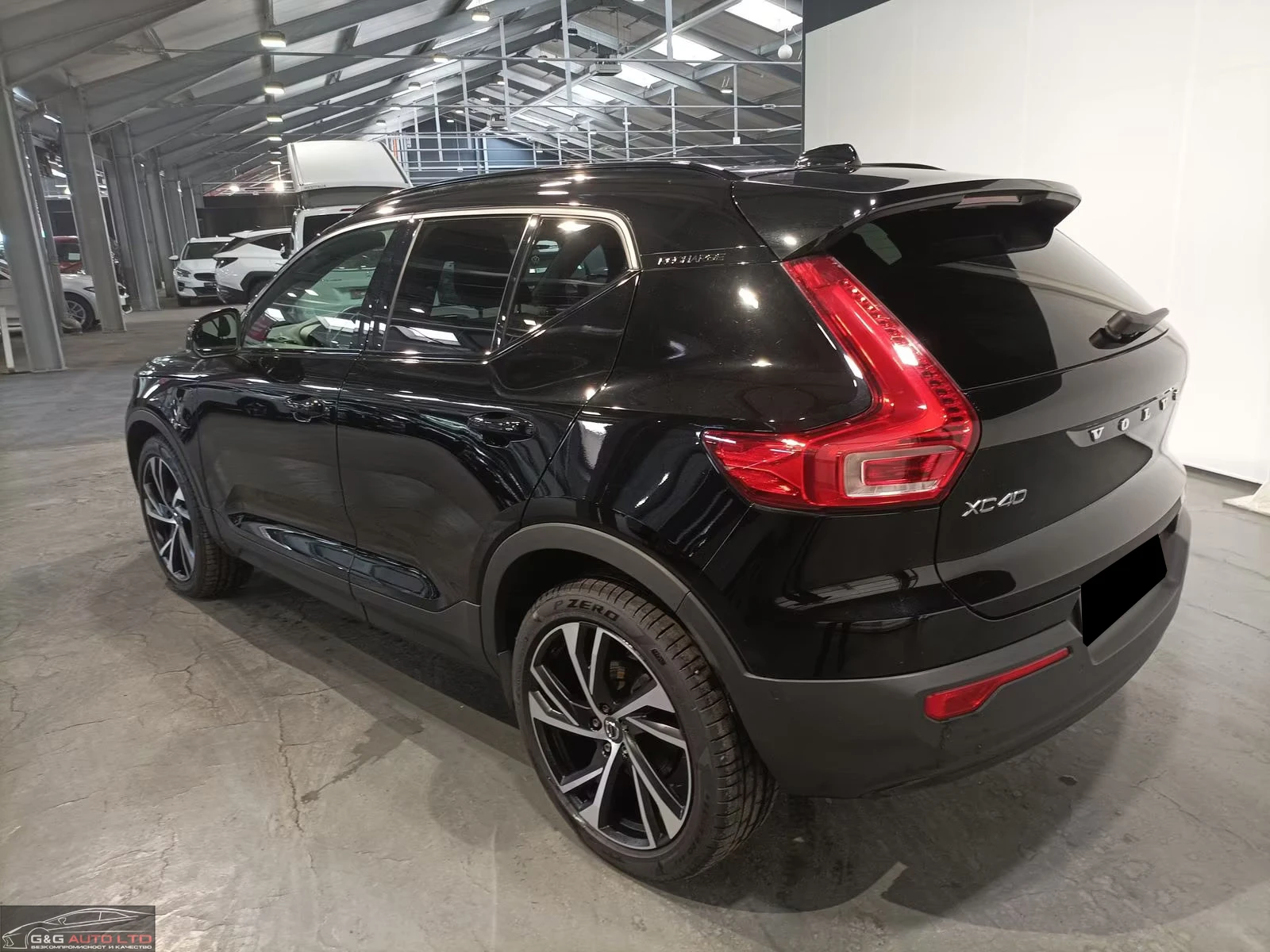 Volvo XC40 T5/R-DESIGN/262HP/PHEV/LED/NAVI/360/H&K/AMBI/621f - изображение 3