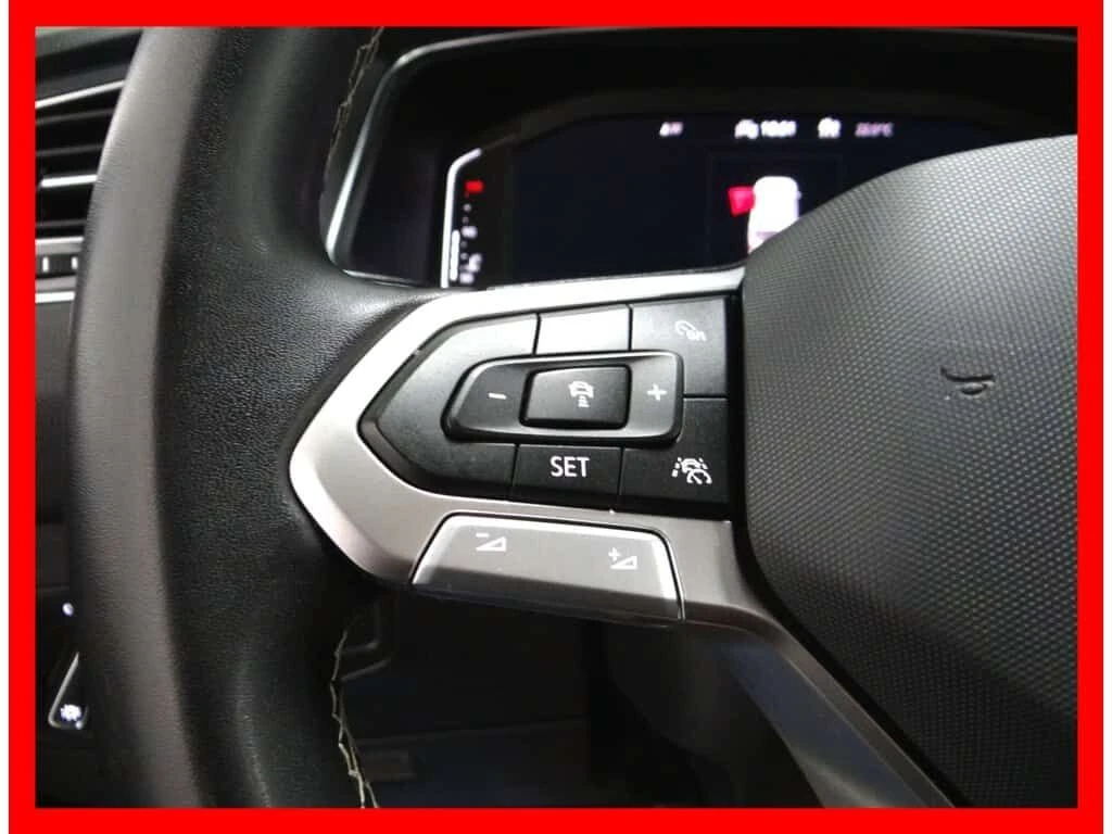 VW Tiguan * 4MOTION COMFORTLINE * LEATHER/BACKUP CAM/CARPLAY, снимка 17 - Автомобили и джипове - 54057859