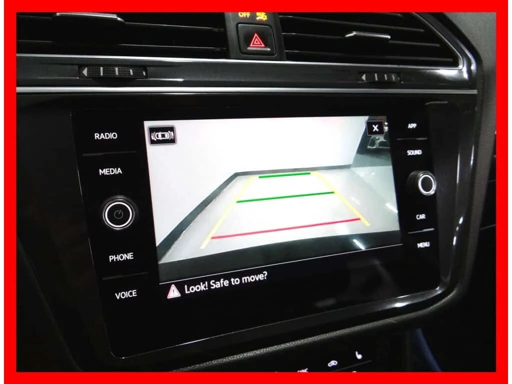 VW Tiguan * 4MOTION COMFORTLINE * LEATHER/BACKUP CAM/CARPLAY, снимка 13 - Автомобили и джипове - 54057859