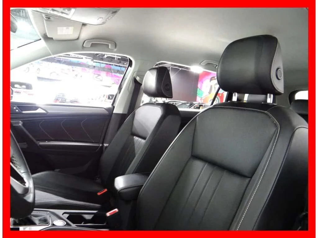 VW Tiguan * 4MOTION COMFORTLINE * LEATHER/BACKUP CAM/CARPLAY, снимка 9 - Автомобили и джипове - 54057859