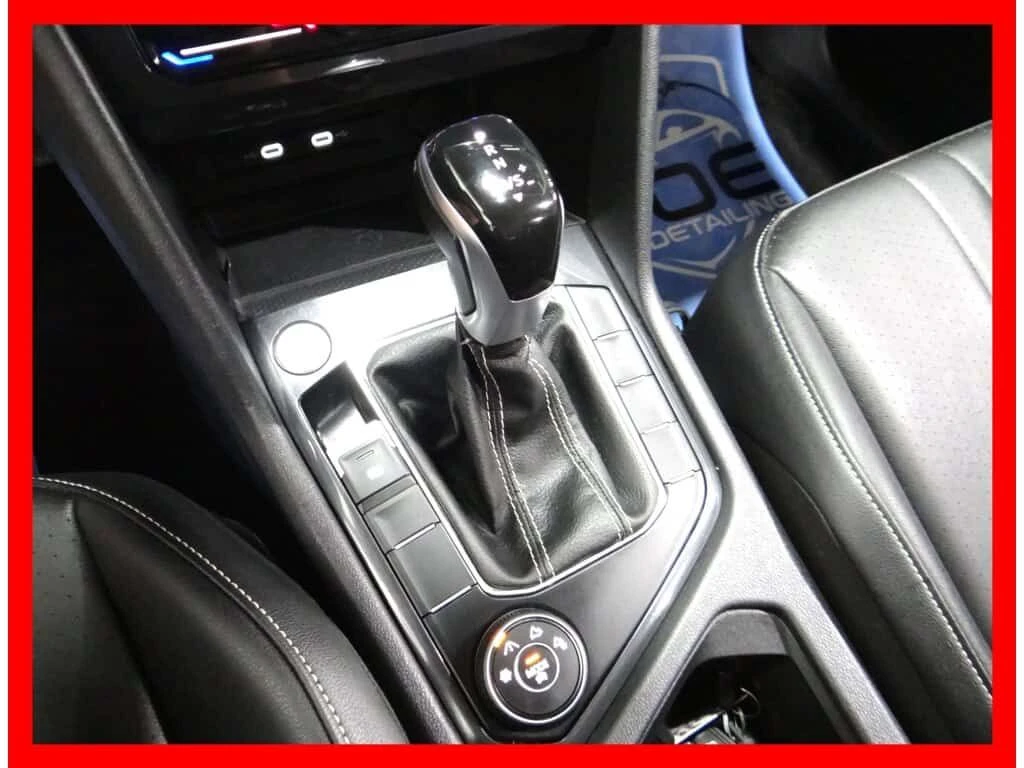 VW Tiguan * 4MOTION COMFORTLINE * LEATHER/BACKUP CAM/CARPLAY, снимка 15 - Автомобили и джипове - 54057859