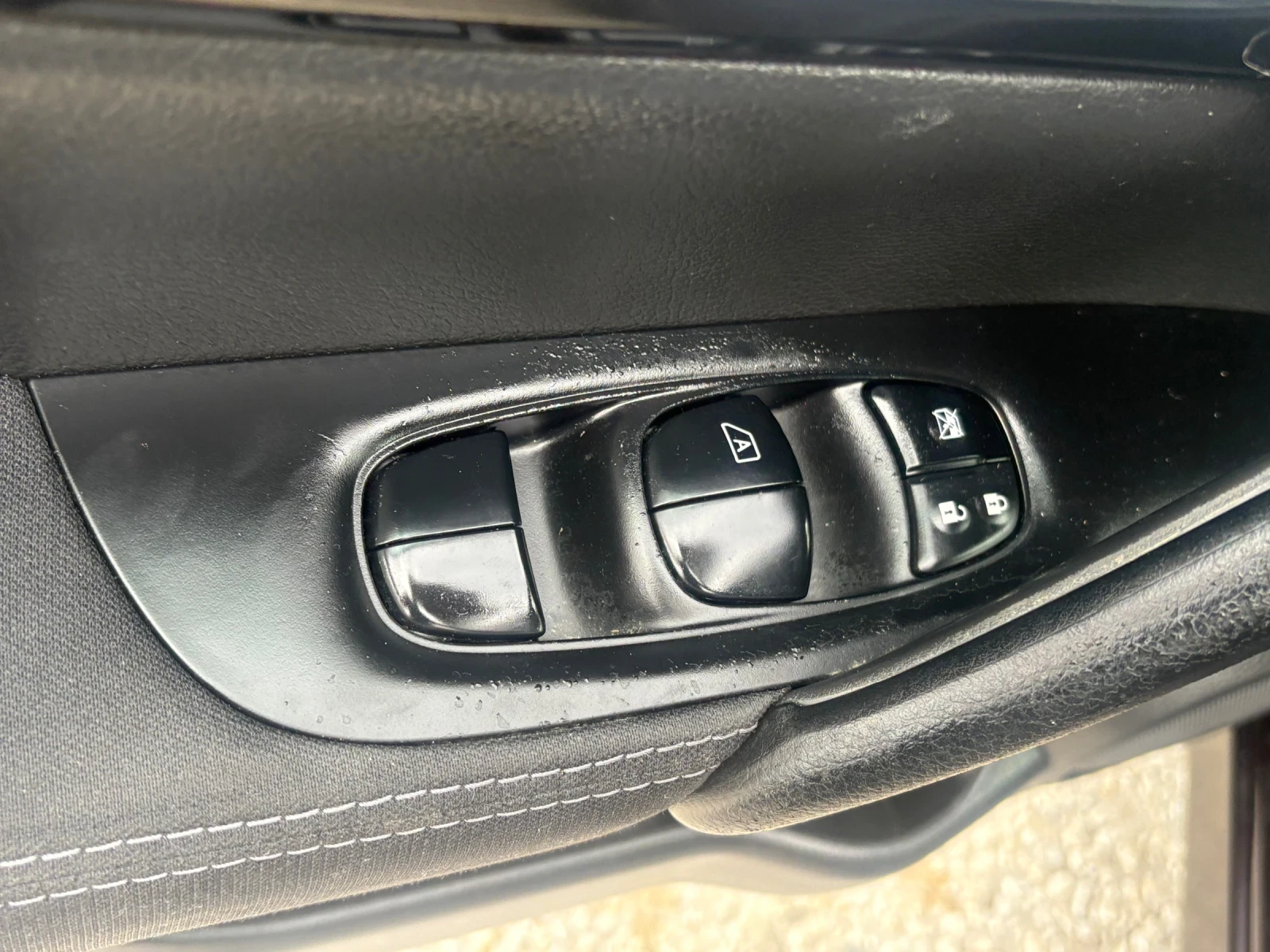 Nissan Qashqai, снимка 6 - Автомобили и джипове - 54556285