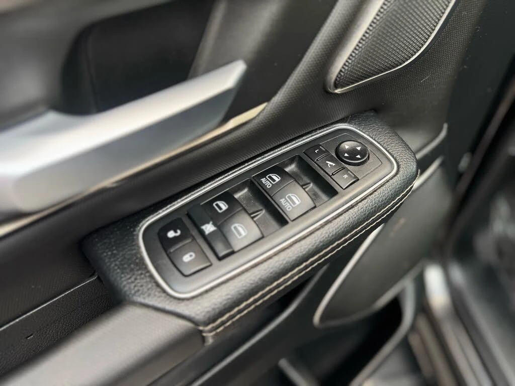 Dodge RAM 1500 Rebel Crew Cab 4WD, снимка 15 - Автомобили и джипове - 55658744