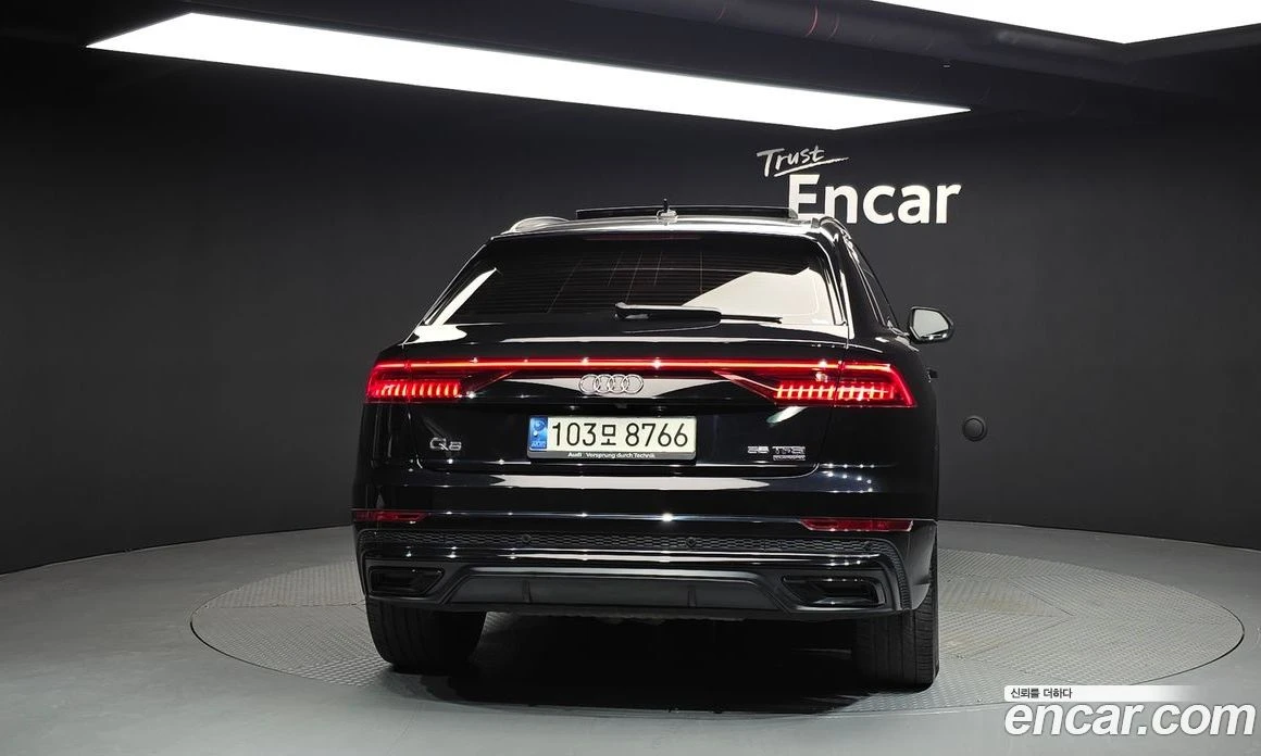 Audi Q8 55 TFSI Quattro Premium, снимка 4 - Автомобили и джипове - 55676698