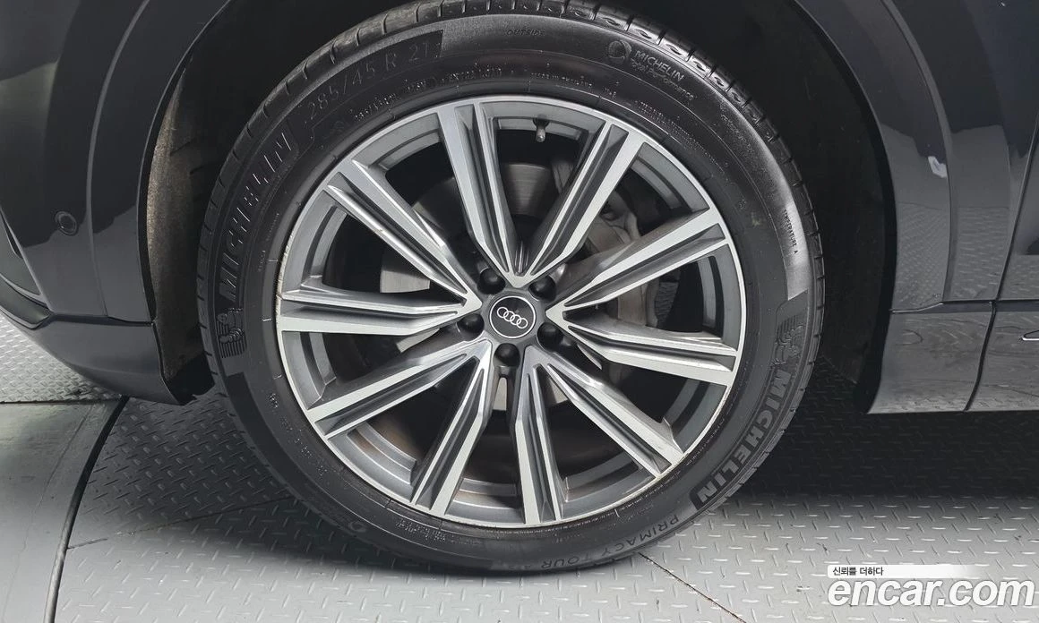 Audi Q8 55 TFSI Quattro Premium, снимка 5 - Автомобили и джипове - 55676698