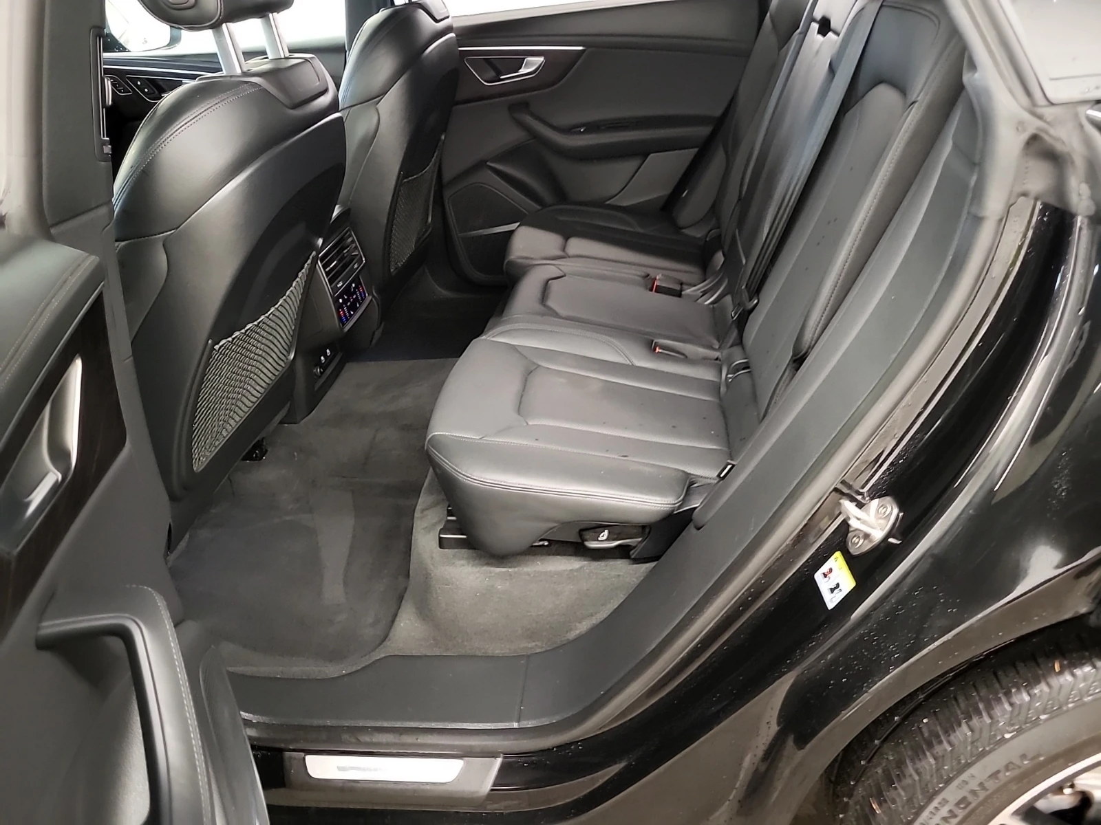 Audi Q8 TECHNIK / АВТОКРЕДИТ, снимка 12 - Автомобили и джипове - 56124440