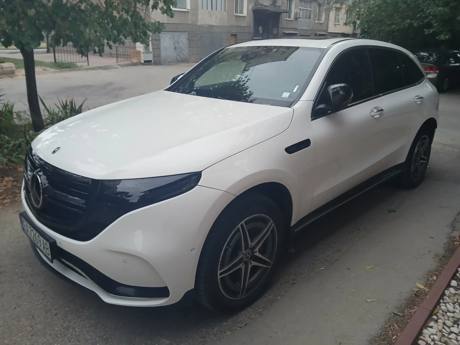Mercedes-Benz EQC, снимка 4 - Автомобили и джипове - 56201418