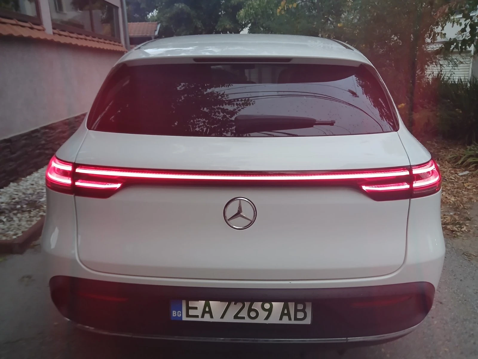 Mercedes-Benz EQC, снимка 7 - Автомобили и джипове - 56201418