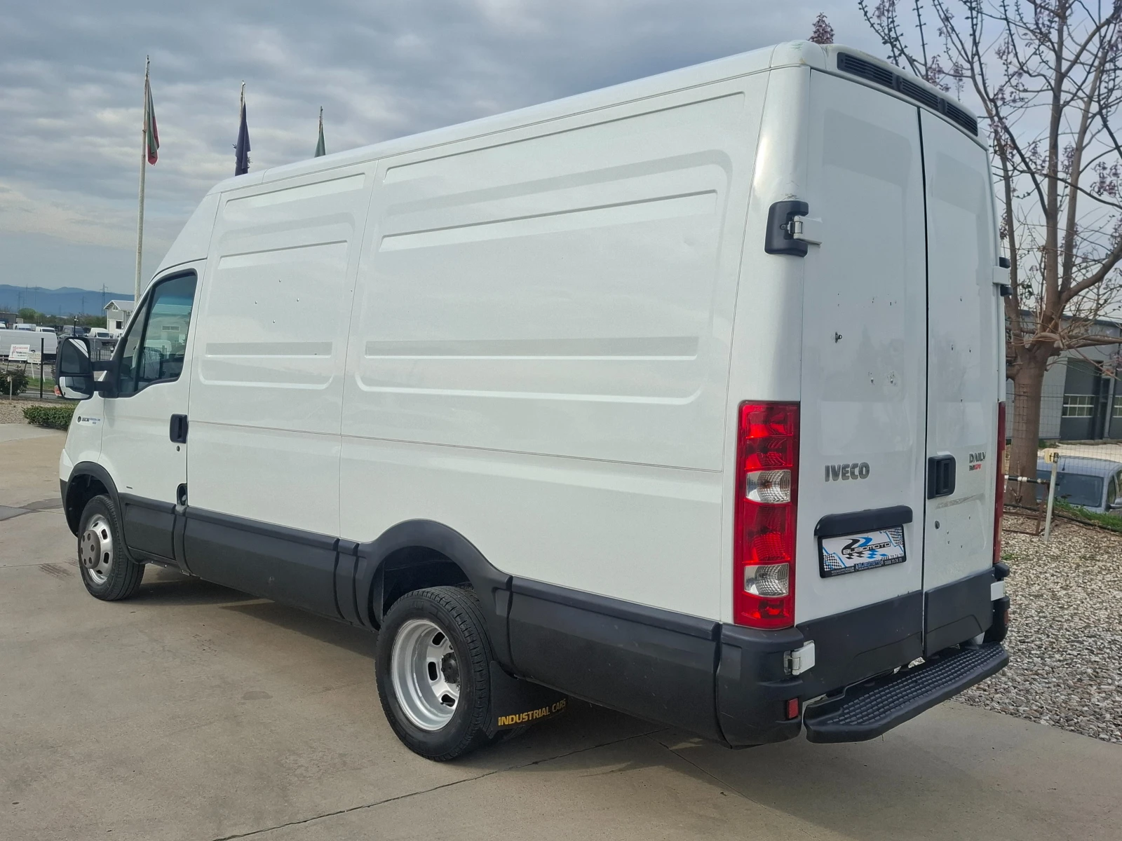 Iveco Daily 35c18/Клима/До3.5т, снимка 2 - Бусове и автобуси - 54262438