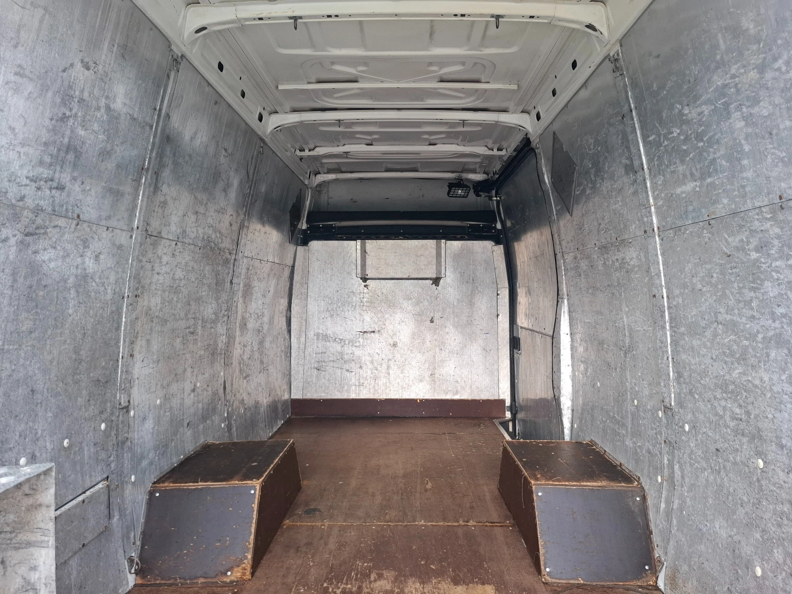 Iveco Daily 35c18/Клима/До3.5т, снимка 11 - Бусове и автобуси - 54262438