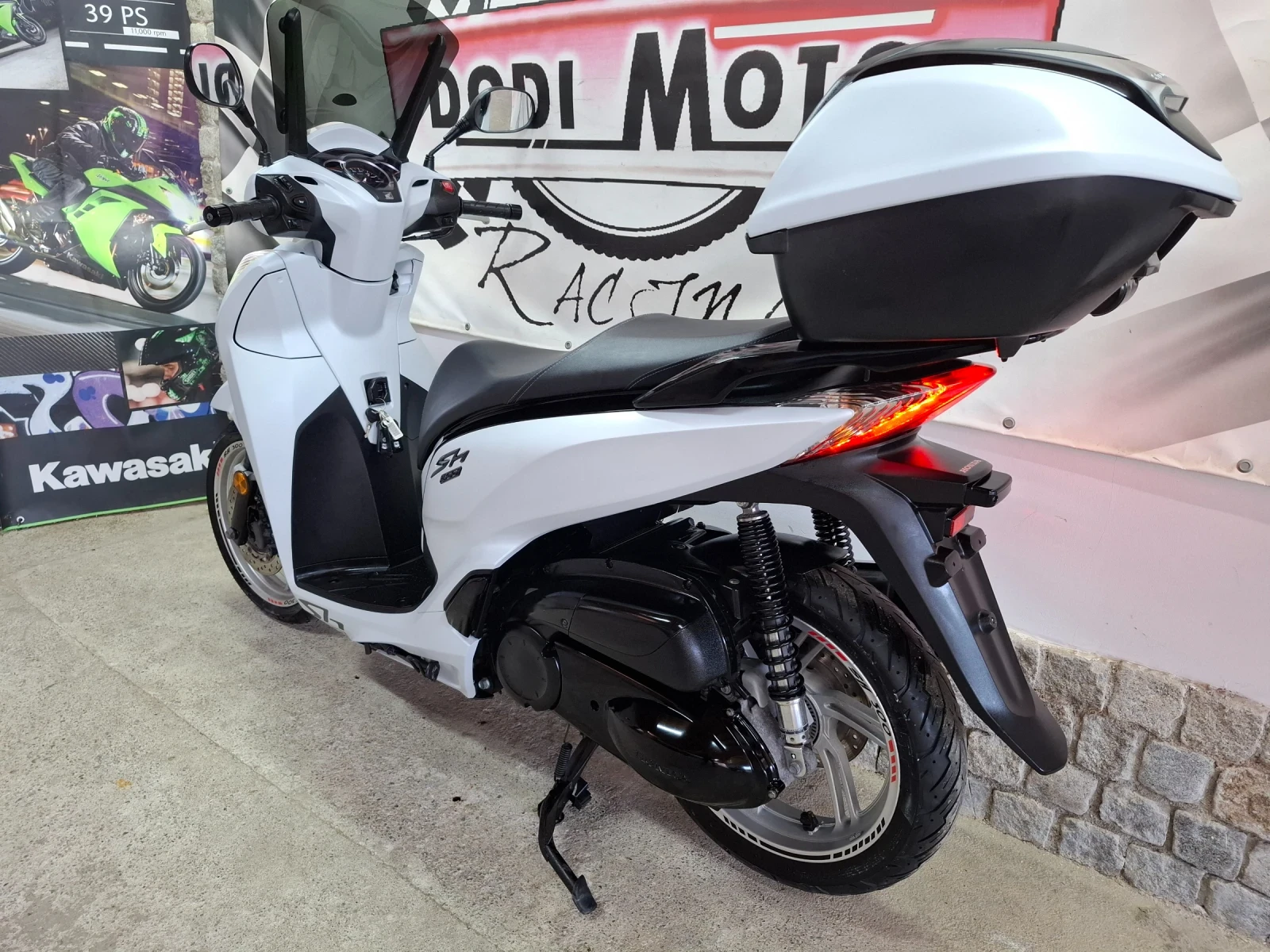 Honda Sh 300i Full Led / ABS * * * , снимка 6 - Мотоциклети и мототехника - 54091093