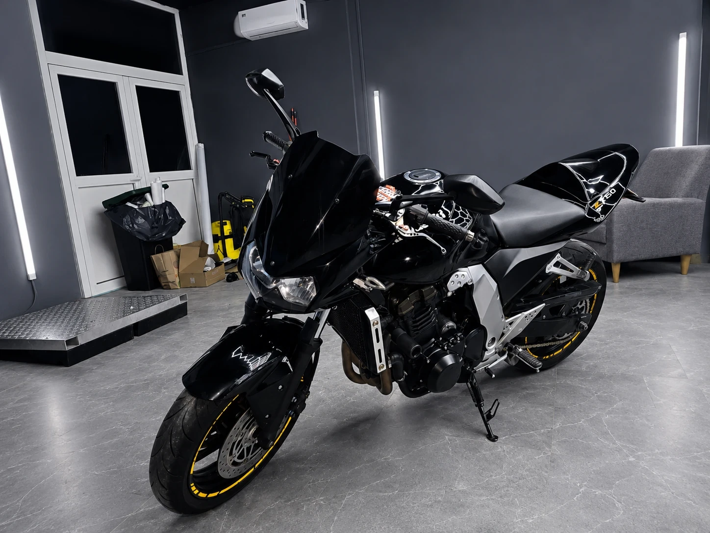 Kawasaki Z 750, снимка 4 - Мотоциклети и мототехника - 55344518