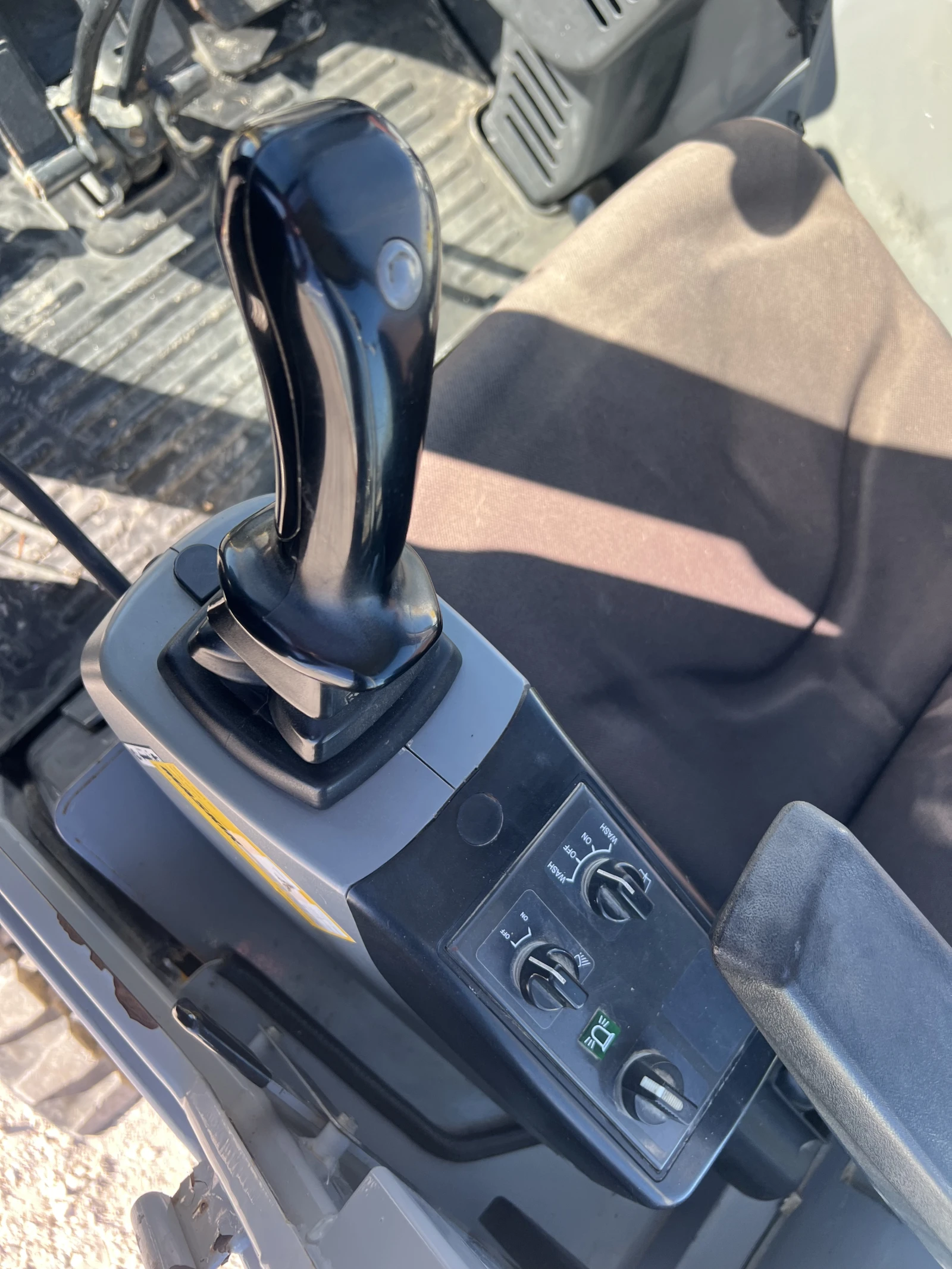  Bobcat 1.8-,  , ,  | Mobile.bg   12