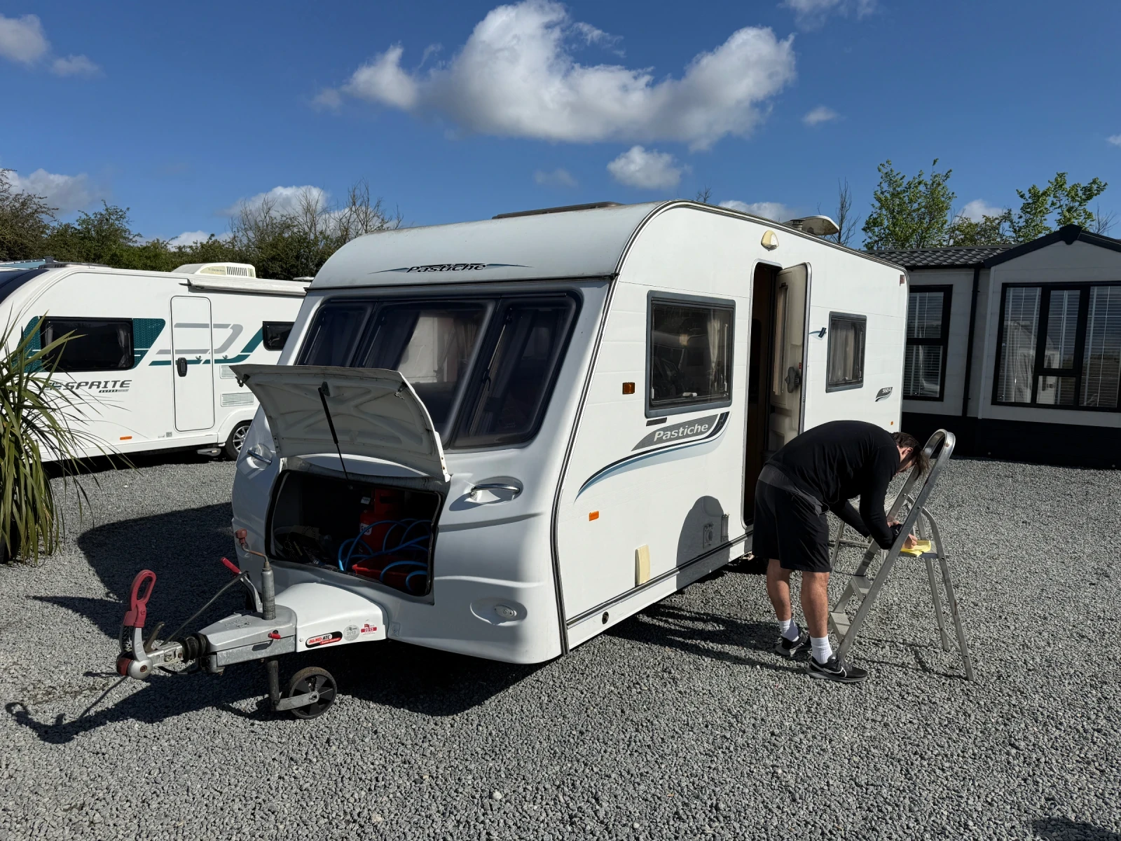 Каравана Coachmen Pastiche, снимка 14 - Каравани и кемпери - 54387787