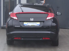 Honda Civic 1.8i-Auto/Koja/Navi/Panorama/Keyless/Xenon/Camera/, снимка 4