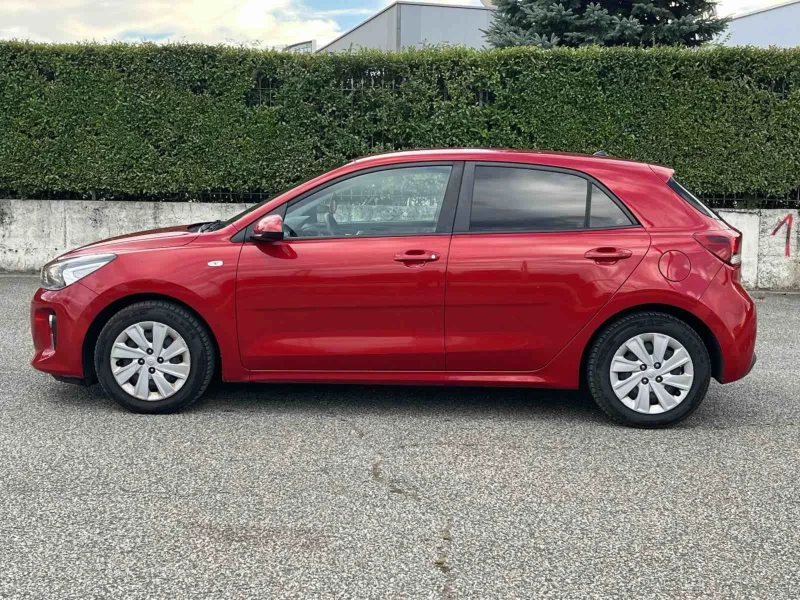 Kia Rio, снимка 8 - Автомобили и джипове - 47431662