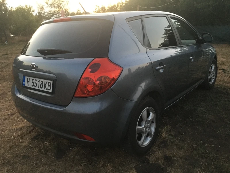 Kia Ceed, снимка 3 - Автомобили и джипове - 47520193