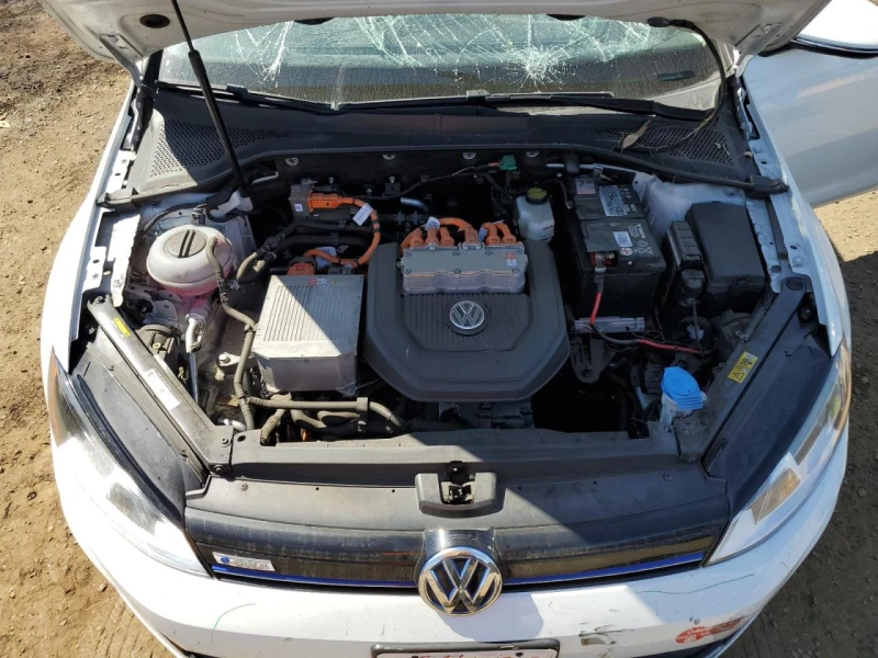 VW Golf E-GOLF SE, снимка 11 - Автомобили и джипове - 47562326