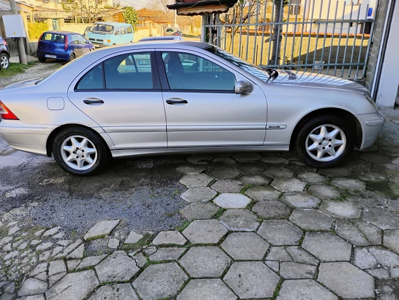 Mercedes-Benz C 220 W203, снимка 6 - Автомобили и джипове - 48562178