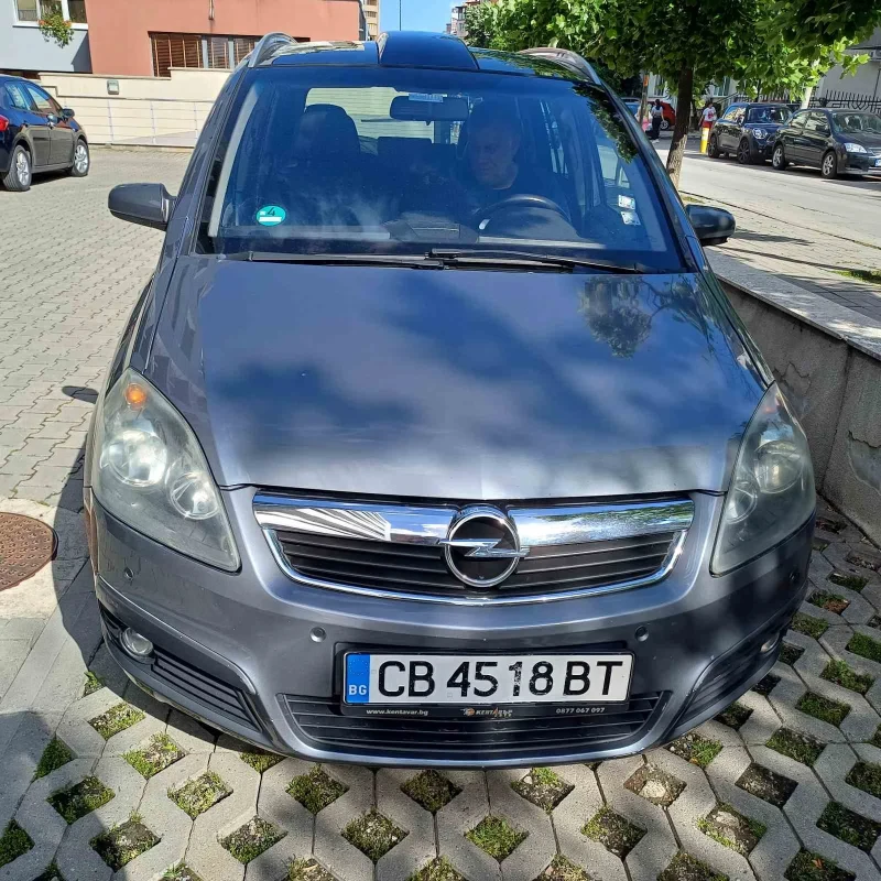 Opel Zafira 1.9 cdti, снимка 1 - Автомобили и джипове - 48666975