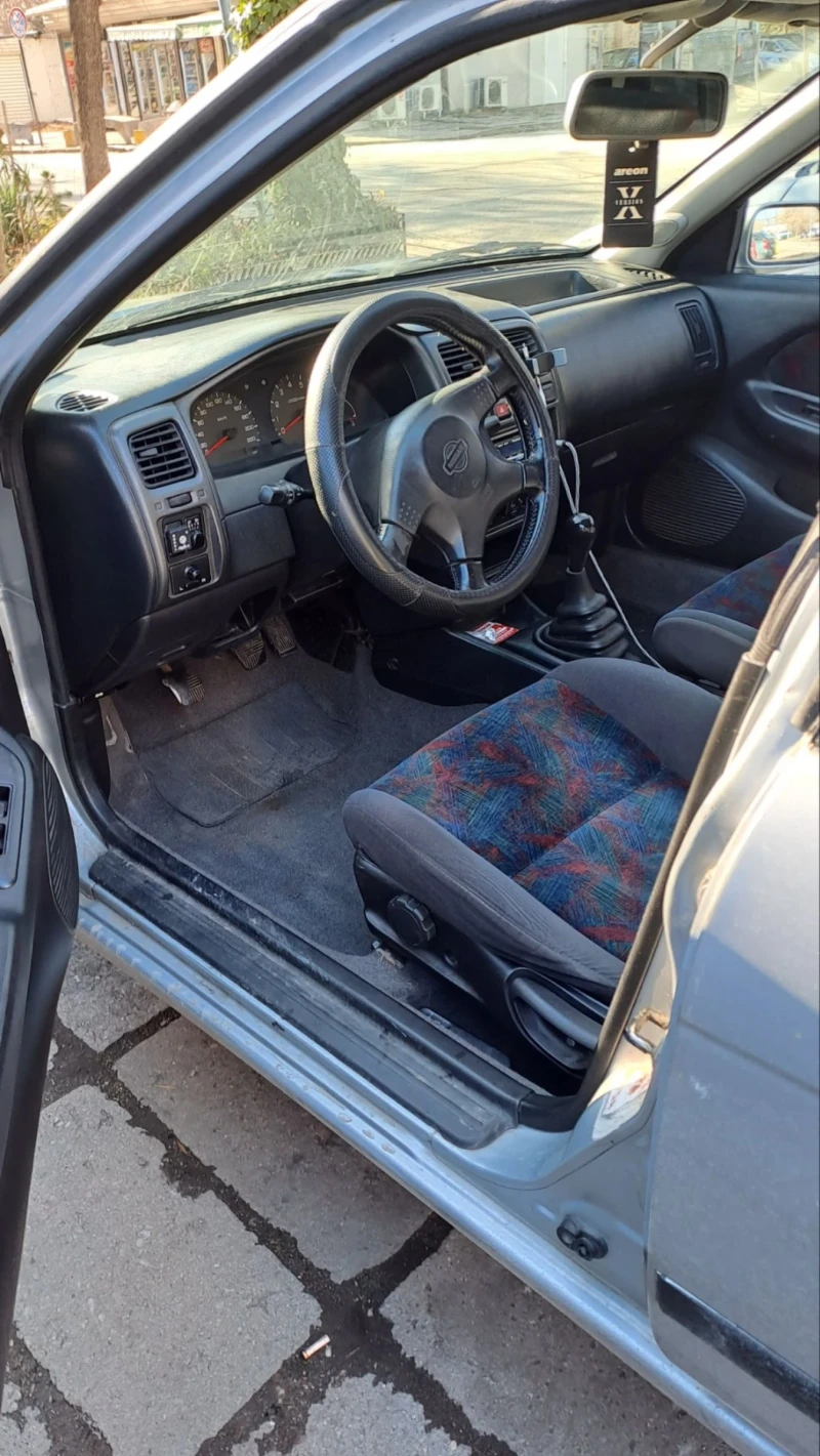 Nissan Almera 1.6SR, снимка 8 - Автомобили и джипове - 48738278