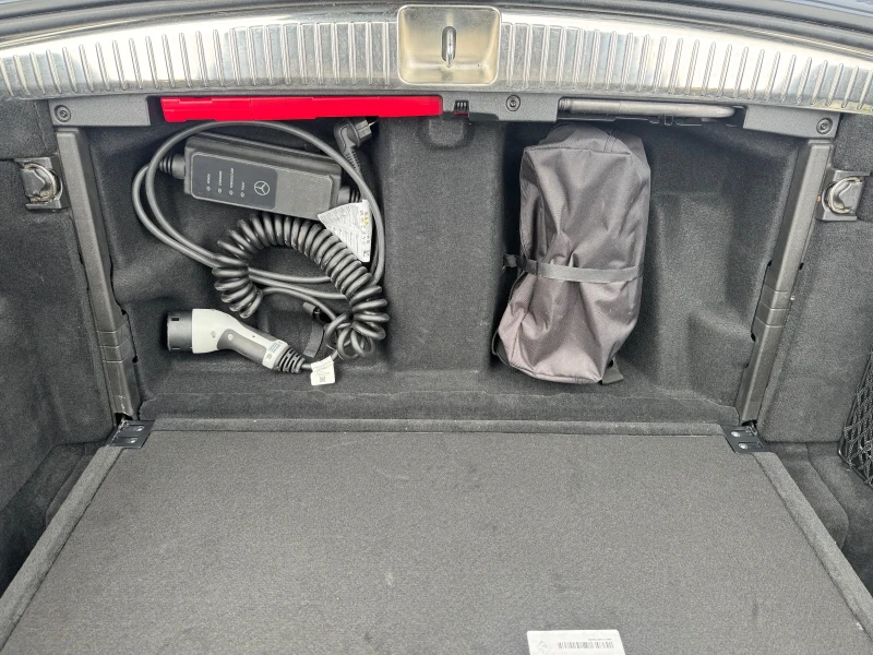 Mercedes-Benz E 300 DE / EQ Power, снимка 13 - Автомобили и джипове - 49604317