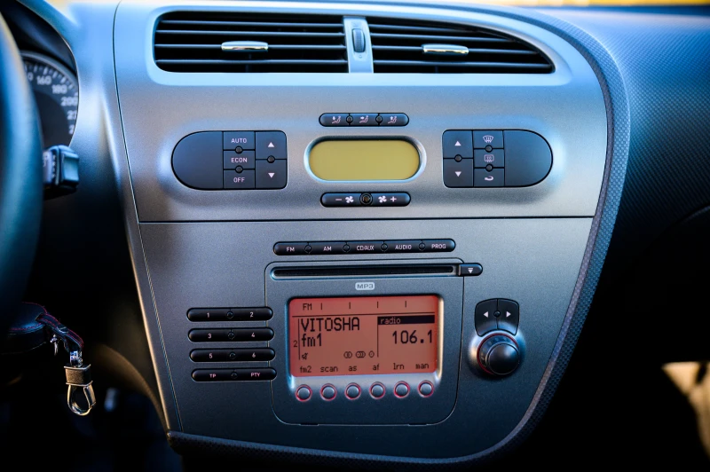 Seat Leon Sport Up, снимка 8 - Автомобили и джипове - 52460481