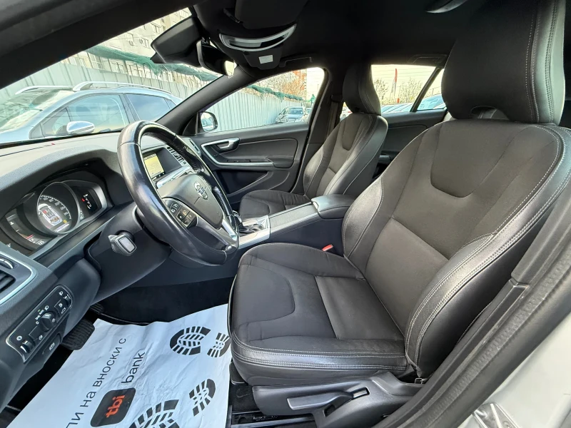 Volvo V60 Cross Country 2.4 D4-190к.с Euro-6b Momentum AWD, снимка 8 - Автомобили и джипове - 52372608