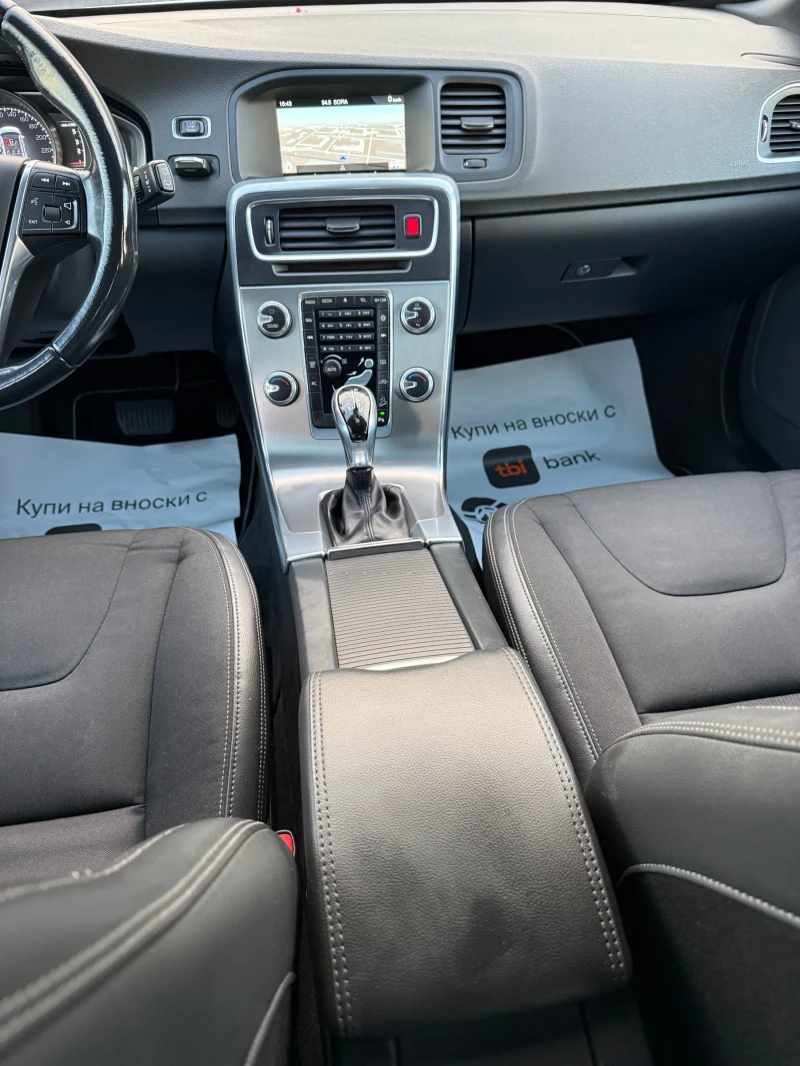 Volvo V60 Cross Country 2.4 D4-190к.с Euro-6b Momentum AWD, снимка 10 - Автомобили и джипове - 52372608