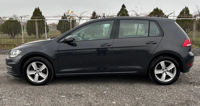 VW Golf 1.6 TDI, снимка 8 - Автомобили и джипове - 52563424