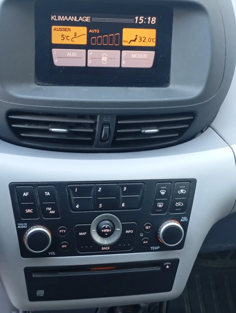 Nissan Almera tino 1.8 Acenta 73500km, снимка 8 - Автомобили и джипове - 52795034